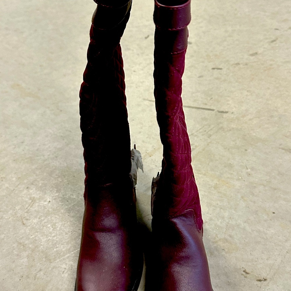 Women’s burgandy boots